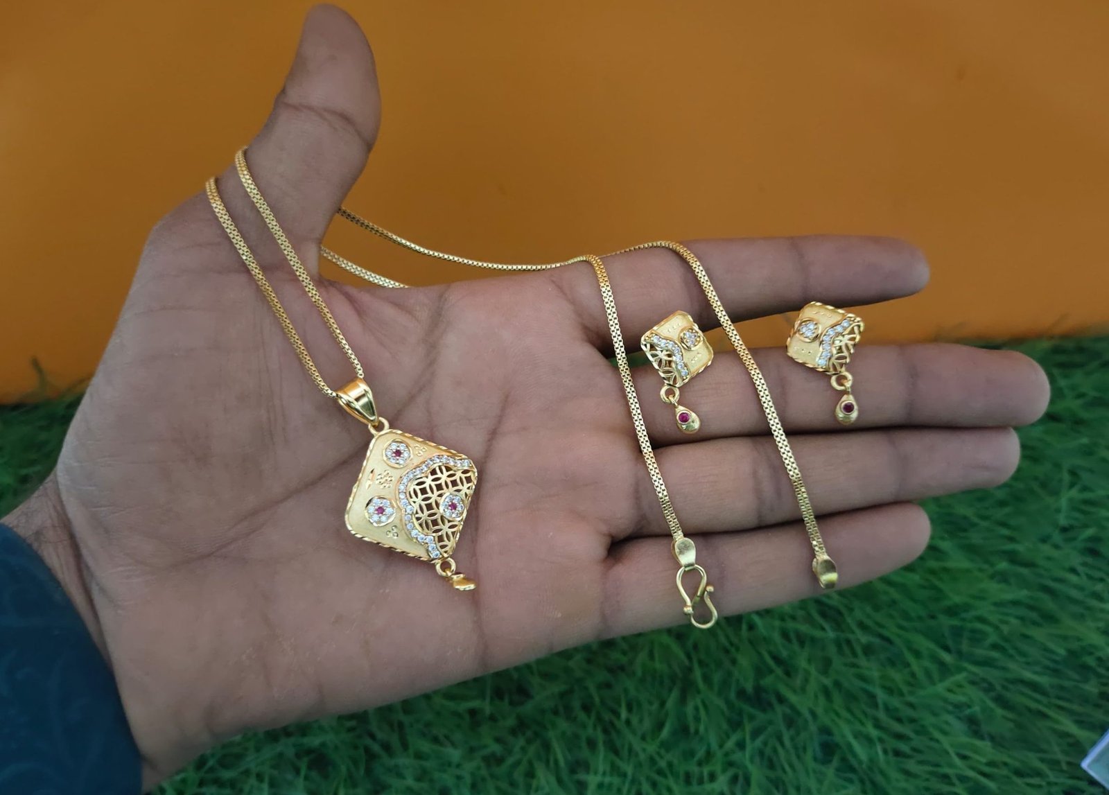 IMG-20250717-WA0472-scaled-e1757264354441.jpg Pendant With Chain - Image 1